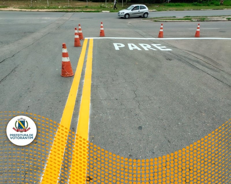 Sinalização é reforçada em cruzamento no bairro Itapeva