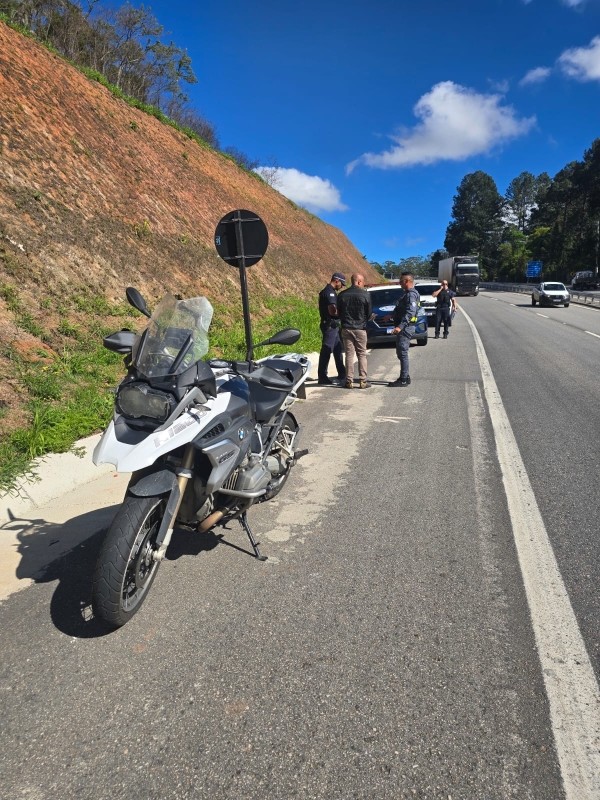 Guarda Civil Municipal impede roubo de moto por criminosos armados na rodovia Raposo Tavares.